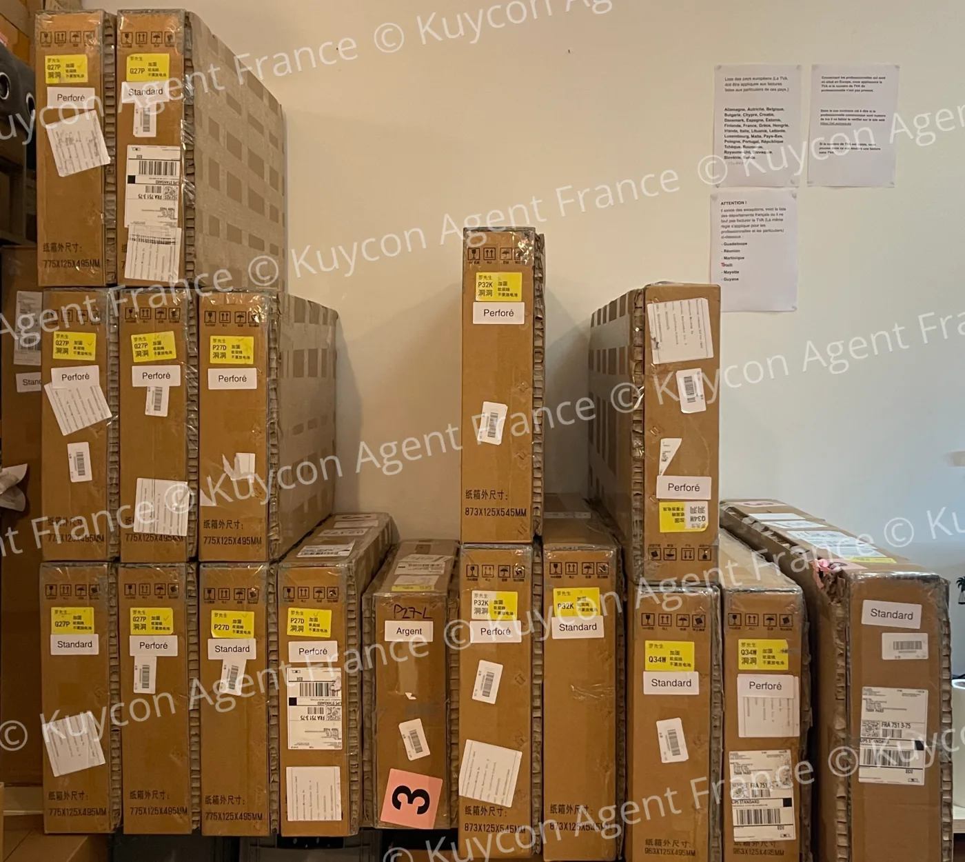 Écrans Kuycon en stock en Europe